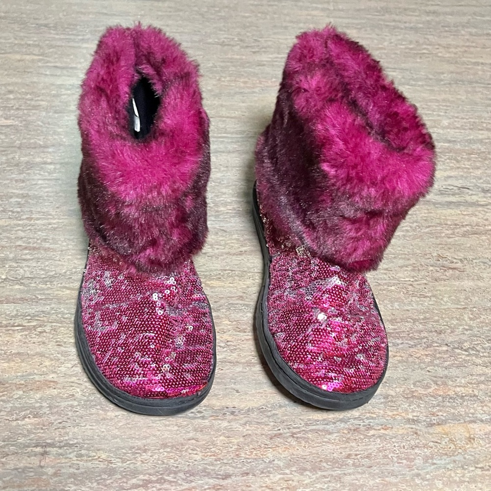 Dearfoams sequined ankle booties